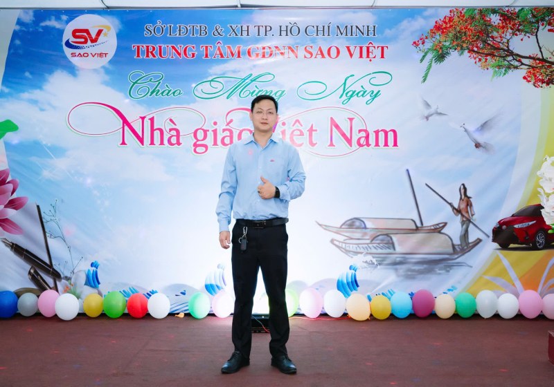 Phạm văn nguyên dạy lái xe sao việt