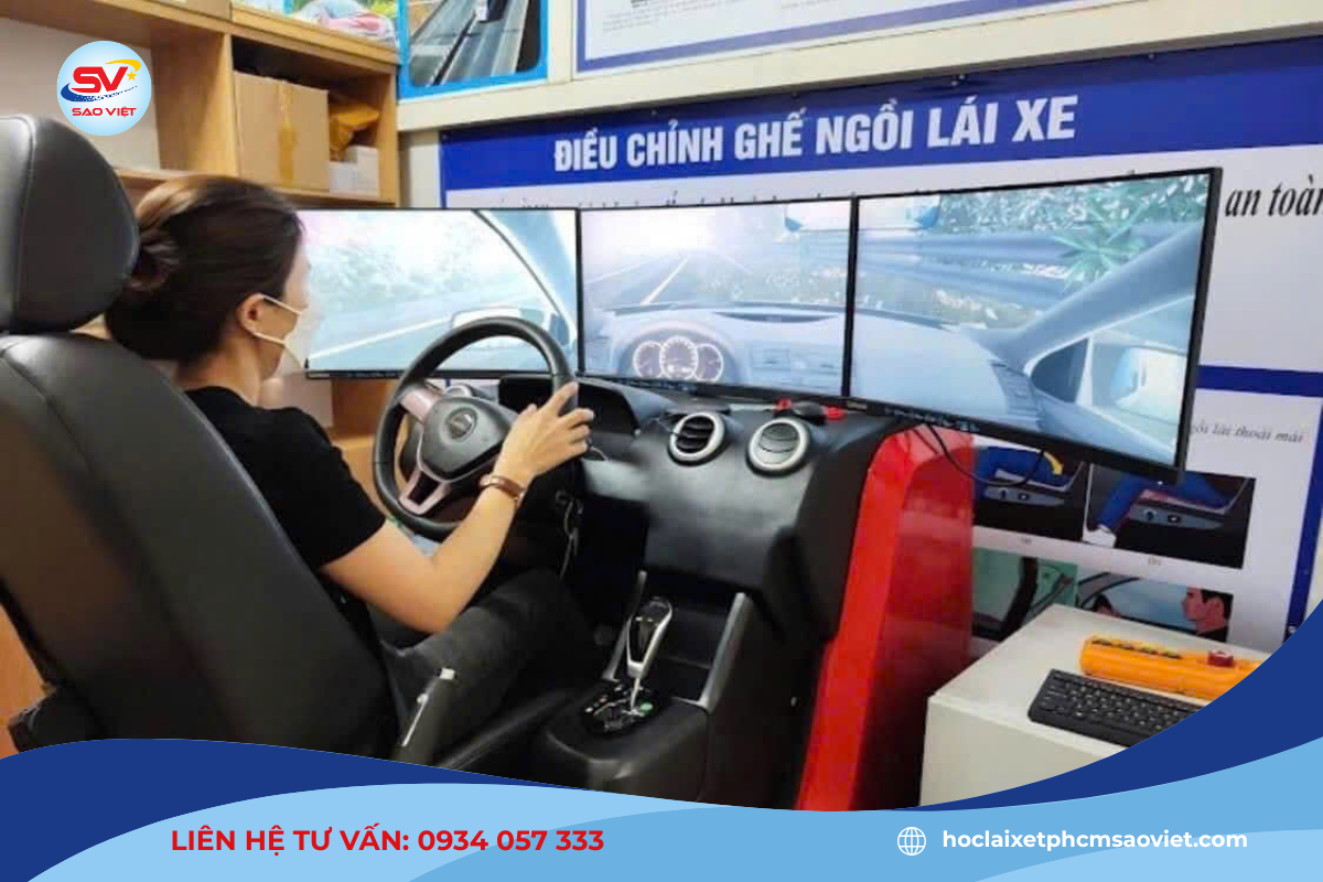 Học viên được học thực hành trên cabin trước khi lái xe thực tế