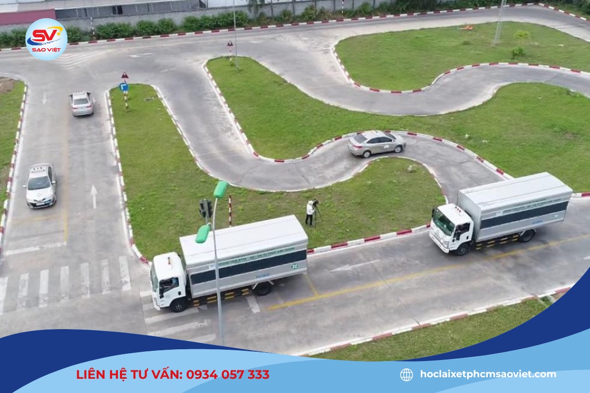 Sân tập rộng lớn của trung tâm sát hạch & ĐTLX Minh Phát
