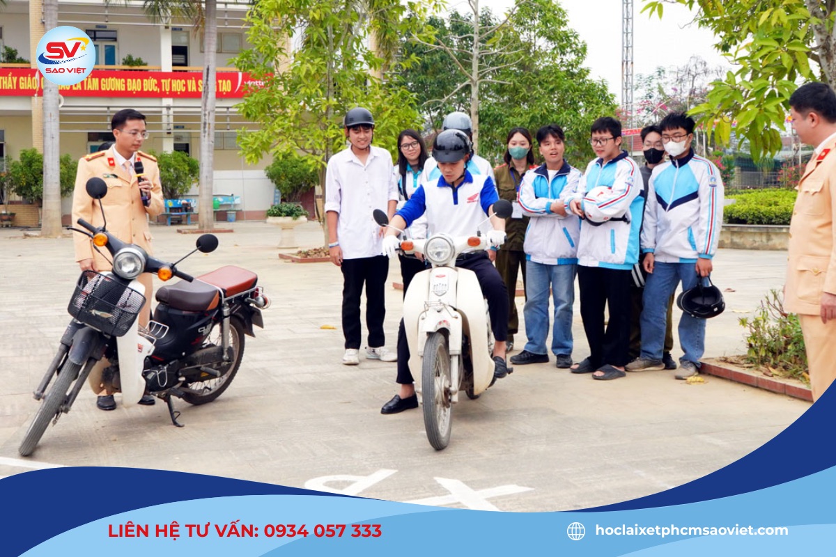 Người học cần đáp ứng các điều kiện về độ tuổi, sức khoẻ theo quy định của Bộ GTVT