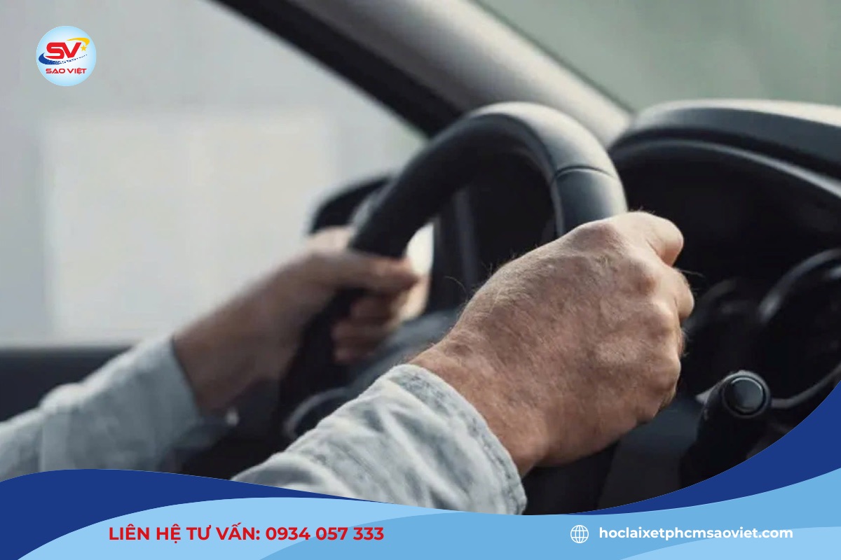 Người 65 tuổi nên ưu tiên chọn đơn vị dạy học uy tín như Sao Việt nhằm đảm bảo quá trình học nhanh chóng, hiệu quả